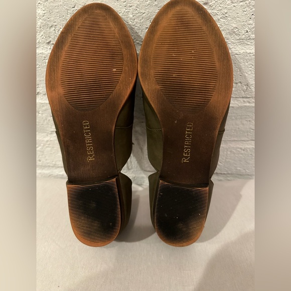 Restricted Open Side Lace Up Oxford Shoe - Green Suede - Used - Picture 6 of 7